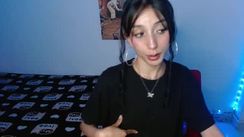 Snapshot of lil_lisaa chatting on 02-01-25, 02:58 Lisaa online show from 02-01-25, 02:58