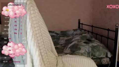 little moon online show from 01-22-25, 01:00