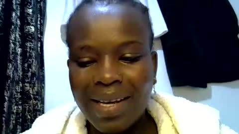 Snapshot of lil_miss23 chatting on 10-06-25, 04:32 lil_miss23 online show from 10-06-25, 04:32