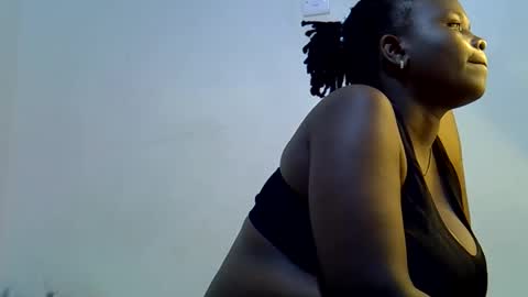 lil_miss23 online show from 10-22-25, 07:41