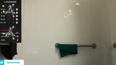 Snapshot of lil_momma422 chatting on 12-02-24, 03:14 MOMMA LUV online show from 12-02-24, 03:14