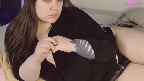 Snapshot of lil_nessa chatting on 02-18-25, 08:38 Nessa Greyrat if u like me tip 25 tk and put online show from 02-18-25, 08:38