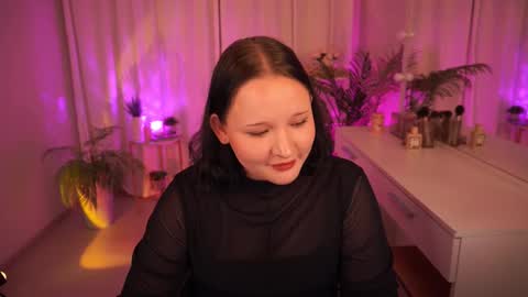 Snapshot of lila_hana chatting on 10-11-25, 01:42 Lila online show from 10-11-25, 01:42