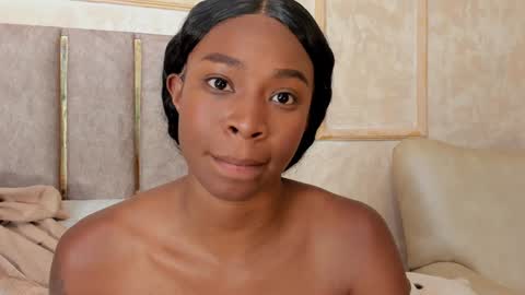 lila bailey  online show from 02-06-25, 02:11