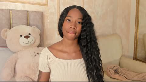 lila bailey  online show from 02-07-25, 02:40