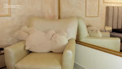 lila bailey  online show from 03-04-25, 01:45