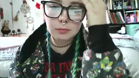 Snapshot of lilemmy1999 chatting on 12-12-24, 05:59 emily ryanson online show from 12-12-24, 05:59