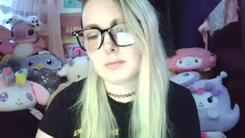 Snapshot of lilemmy1999 chatting on 02-05-25, 08:35 emily ryanson online show from 02-05-25, 08:35