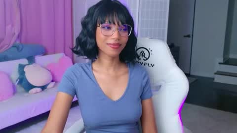 Snapshot of lileviemarie chatting on 02-07-26, 02:37 evie online show from 02-07-26, 02:37