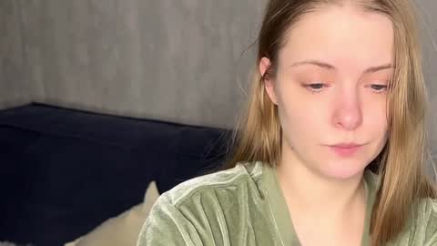 Lili online show from 03-01-26, 04:09