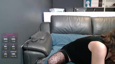 Lili Bertine online show from 11-21-25, 05:00