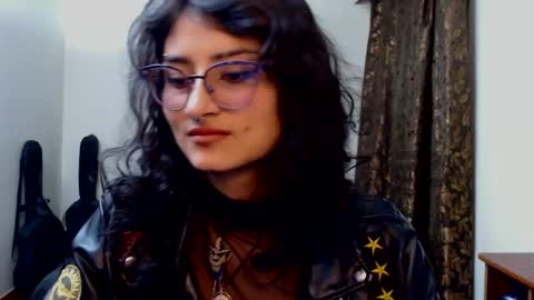 Snapshot of lili_clan chatting on 09-13-25, 01:05 lili_clan online show from 09-13-25, 01:05