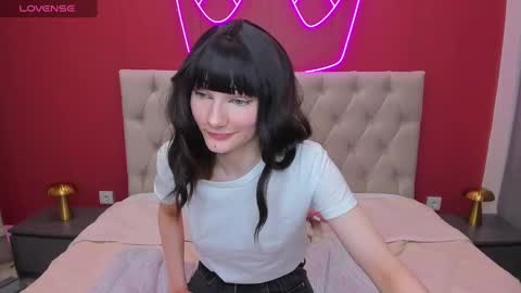 Snapshot of lili_flowerr chatting on 02-28-25, 12:20 Lilli follow me kiss online show from 02-28-25, 12:20