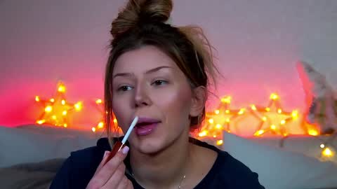 Mia online show from 12-27-24, 06:57