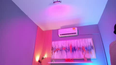 holis soy lily chang no olvides el pulgar arriba es muy importante para mi 3 independent model online show from 02-26-26, 07:46