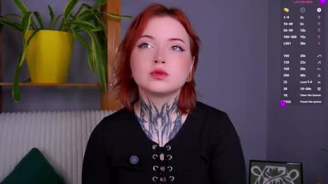 Snapshot of lilianadao chatting on 10-19-25, 01:23 Anika online show from 10-19-25, 01:23