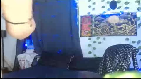 Snapshot of liliandoll chatting on 02-05-25, 11:39 yesica online show from 02-05-25, 11:39