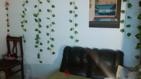 Snapshot of liliandoll chatting on 10-18-25, 08:09 yesica online show from 10-18-25, 08:09