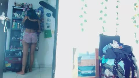 Snapshot of liliandoll chatting on 11-12-25, 08:30 yesica online show from 11-12-25, 08:30