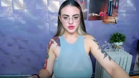 Lilia online show from 10-25-25, 02:35