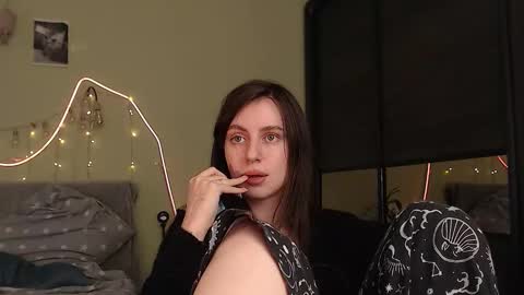 Lilu online show from 10-15-25, 07:30