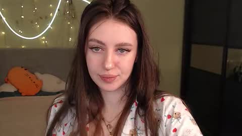 Lilu online show from 12-15-25, 05:50