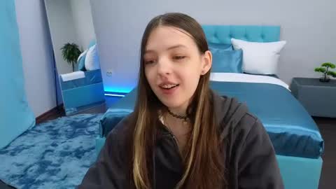 Lili Bakery online show from 01-31-25, 02:37