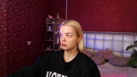 Lilie online show from 02-07-25, 07:49