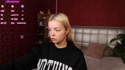 Lilie online show from 02-08-25, 02:27