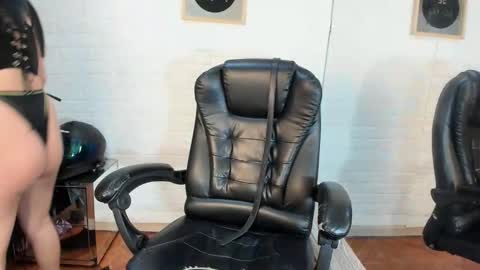 Lilifut  online show from 12-21-25, 03:13