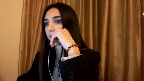 Lina online show from 09-20-25, 10:11