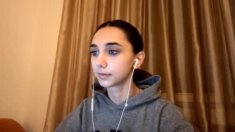 Lina online show from 09-25-25, 10:13