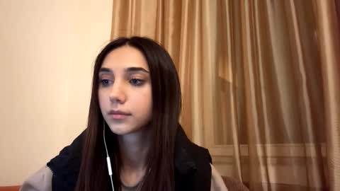 Lina online show from 09-29-25, 10:25