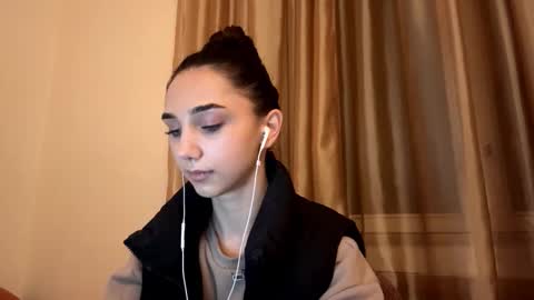 Lina online show from 10-03-25, 10:18