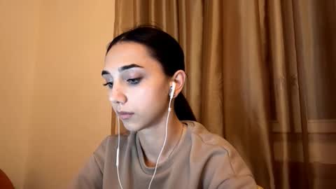 Lina online show from 10-12-25, 10:09