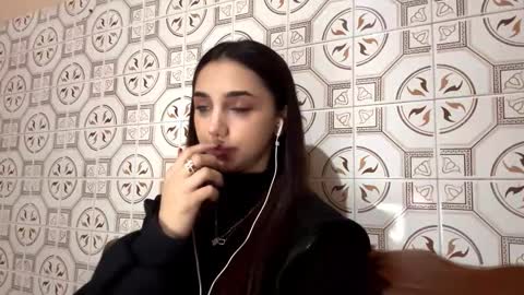 Lina online show from 11-06-25, 10:10