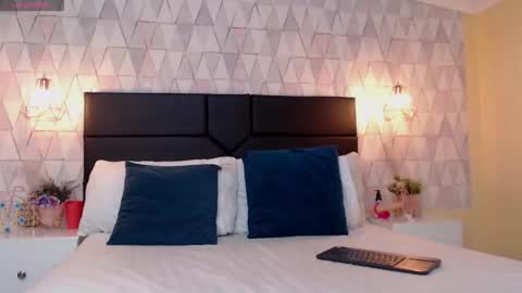 LilyJensen online show from 09-12-25, 07:47