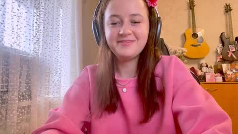 Snapshot of lilijohansen chatting on 11-20-25, 04:45 Lili online show from 11-20-25, 04:45