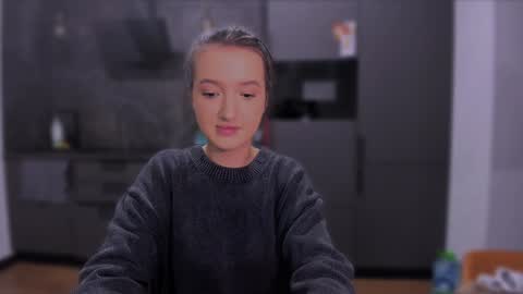 Snapshot of lililaluna chatting on 12-17-24, 02:44 ... online show from 12-17-24, 02:44