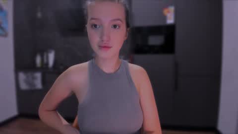 Snapshot of lililaluna chatting on 12-28-24, 06:40 ... online show from 12-28-24, 06:40