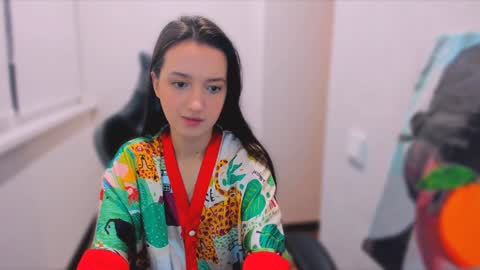 Snapshot of lililaluna chatting on 01-13-25, 05:23 ... online show from 01-13-25, 05:23