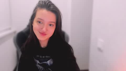 Snapshot of lililaluna chatting on 02-01-25, 08:37 ... online show from 02-01-25, 08:37