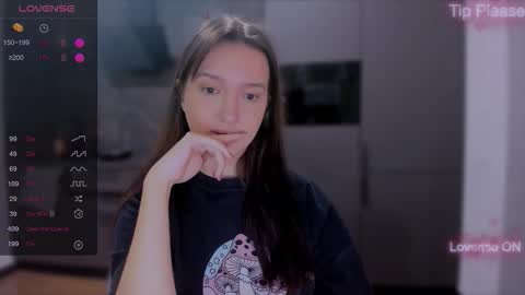 Snapshot of lililaluna chatting on 09-30-25, 06:35 ... online show from 09-30-25, 06:35