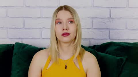 LiliLinn online show from 01-21-25, 04:43