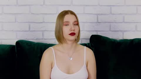 LiliLinn online show from 02-10-25, 12:29