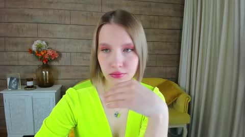 LiliLinn online show from 02-12-25, 05:26