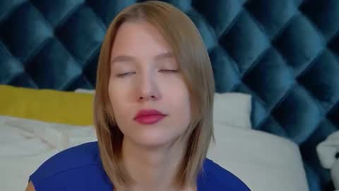 LiliLinn online show from 09-16-25, 04:35