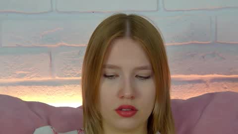 LiliLinn online show from 09-29-25, 04:50