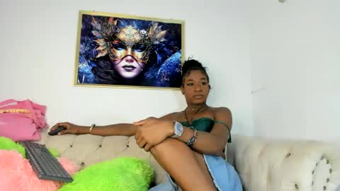 Snapshot of lilit2005_ chatting on 02-15-25, 08:33 lilit2005_ online show from 02-15-25, 08:33