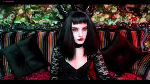 lilit_el_ online show from 10-31-25, 10:33